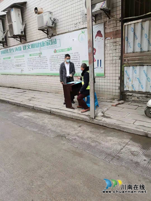规范赶集环境 全力疫情防控！泸县云龙镇综合执法队伍在行动(图3)