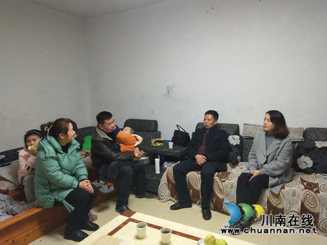 贵州三穗县民政局开展2021年春节期间慰问驻村干部及家属活动(图1)