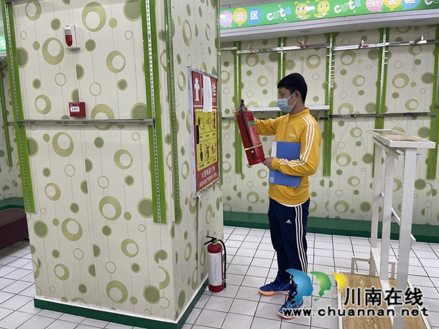 江阳区北城街道城垣社区开展消防安全大检查(图1)