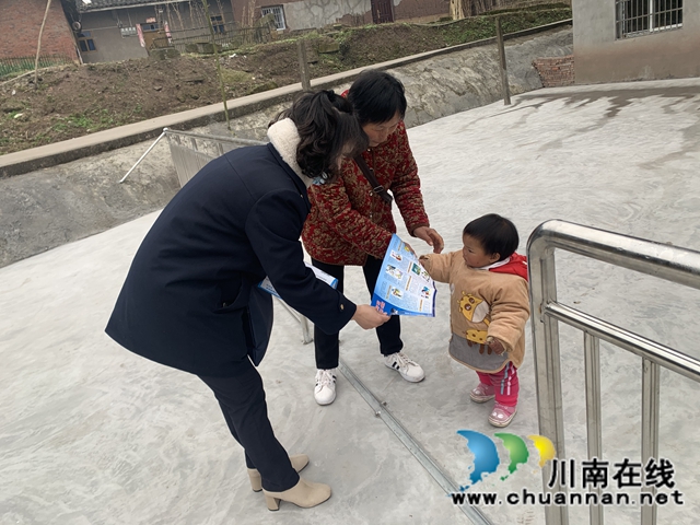 内江经开区靖民镇凉风社区：持续开展反诈骗宣传，确保村民安心过大年(图1)