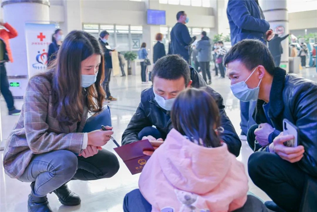 节后首日，西南医大附院门诊量近1.1万人次(图9)