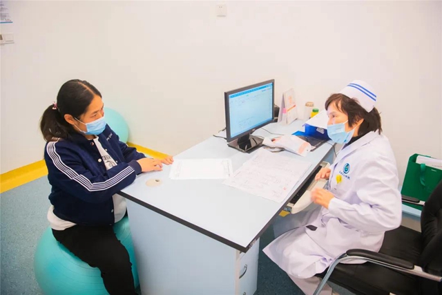 节后首日，西南医大附院门诊量近1.1万人次(图13)