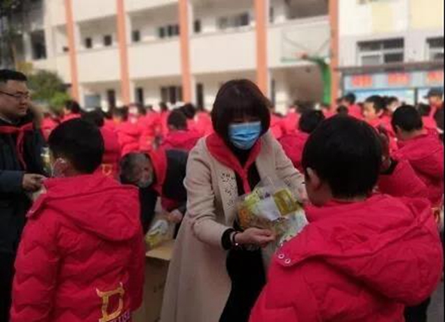 合江人物丨唐雪梅:24年坚守新闻“初心”(图3) 合江人物丨唐雪梅:24年坚守新闻“初心”(图3)