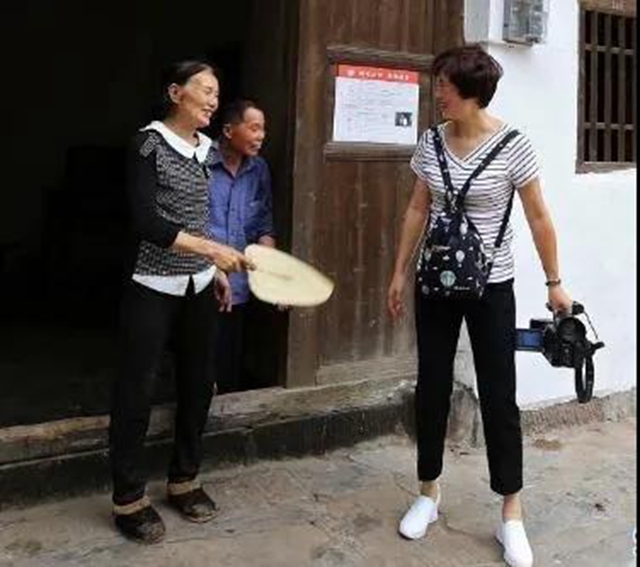 合江人物丨唐雪梅:24年坚守新闻“初心”(图4) 合江人物丨唐雪梅:24年坚守新闻“初心”(图4)