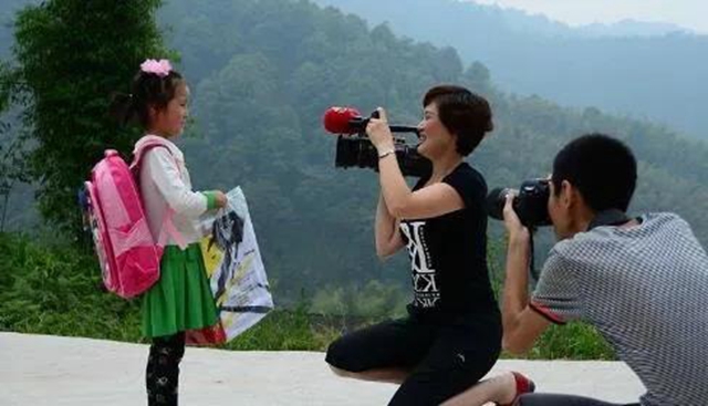 合江人物丨唐雪梅:24年坚守新闻“初心”(图5) 合江人物丨唐雪梅:24年坚守新闻“初心”(图5)