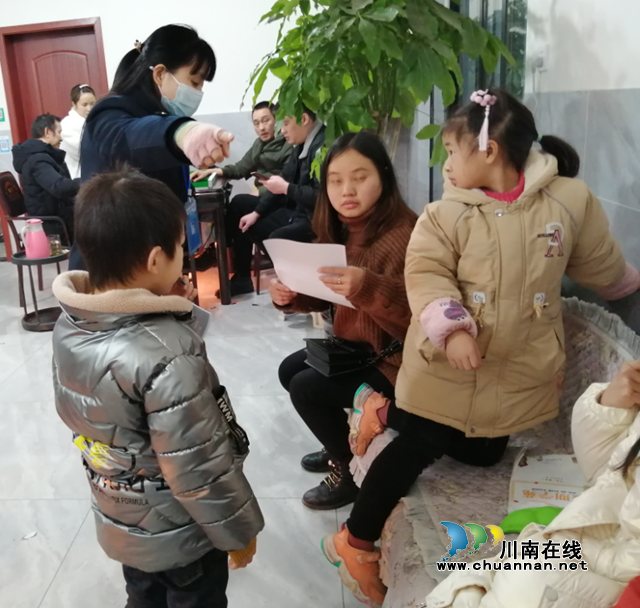 内江经开区交通派出所：“禁放的是烟花，绽放的是文明”(图1)