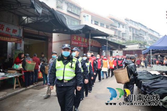 泸县云龙镇联合开展禁毒宣传“七进”活动(图1)