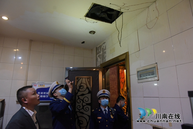 泸州消防开展“元宵节”消防安全夜查(图2)