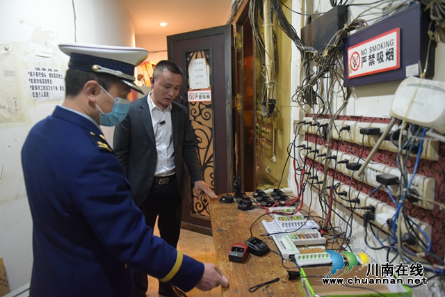 泸州消防开展“元宵节”消防安全夜查(图6)