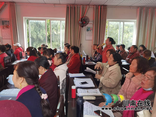 龙马潭区红星街道红星社区开展 “巾帼心向党，红歌齐声唱”“三八”妇女节活动(图2)