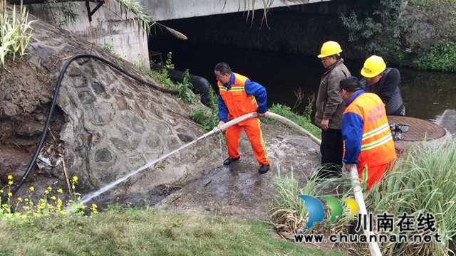 龙马潭区红星街道开展“爱护河道 全面清理”志愿服务活动(图2) 龙马潭区红星街道开展“爱护河道 全面清理”志愿服务活动(图2)