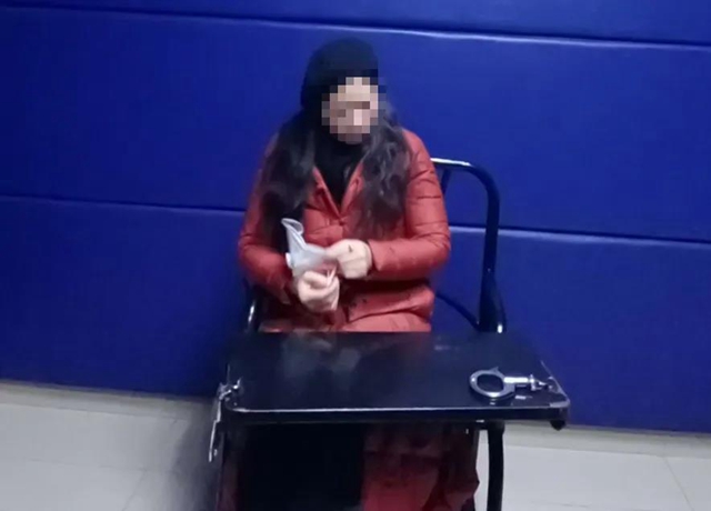 泸县警方捣毁深藏乡村的流动赌场，抓获涉赌人员18人，收缴赌资近5万元(图8)