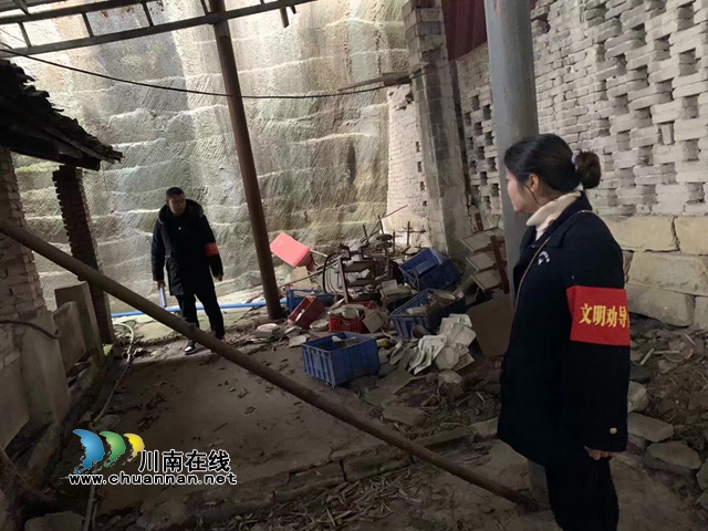 内江经开区靖民镇凉风社区开展易制毒窝点排查工作(图1)