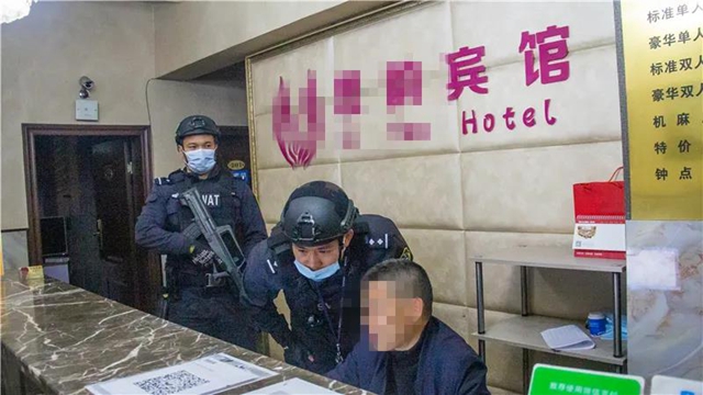 出手！内江出动1300余警力开展集中清查(图9)