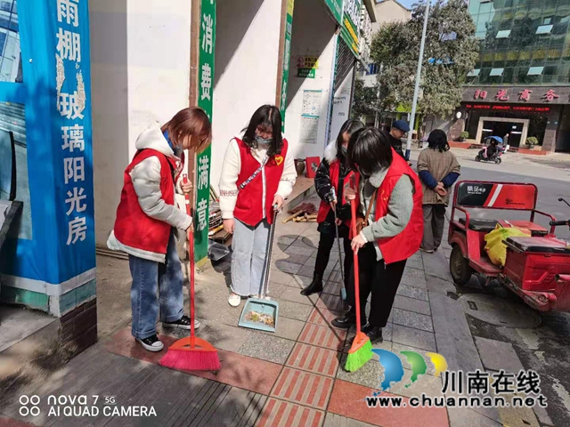 走上各地志愿岗 川警院的大学生志愿者践行雷锋精神！ (图6)