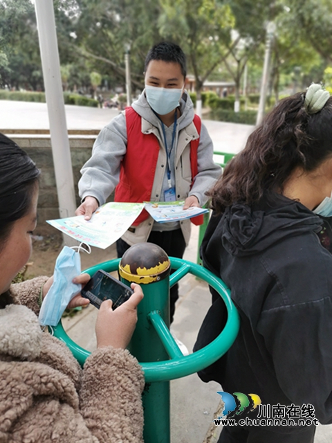 走上各地志愿岗 川警院的大学生志愿者践行雷锋精神！ (图7)