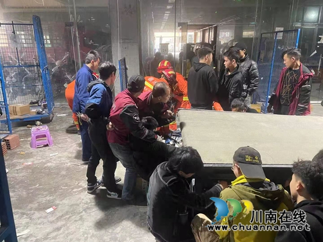 叙永一男子腿被传输带卡住，消防破拆救人(图8)