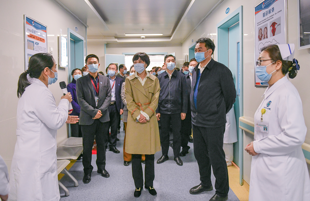省卫健委党组书记敬静：让西南医大附院成为高质量发展的样板(图3)