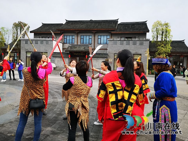 合江九支中学开展庆祝三八节主题团队建设活动(图3)