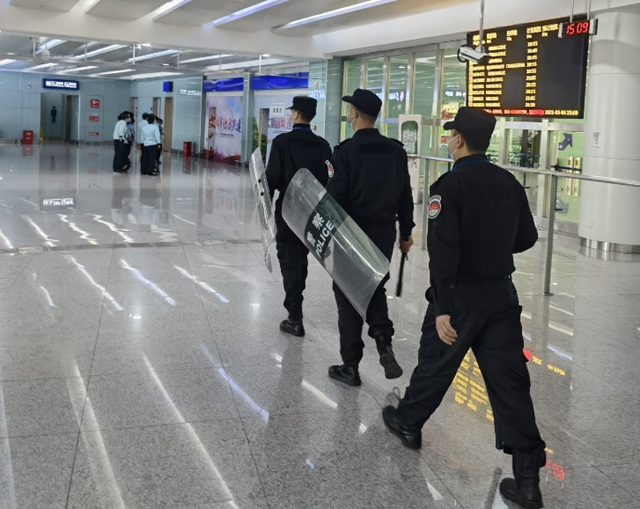 泸州机场（集团）有限责任公司深入推进扫黑除恶工作(图3)