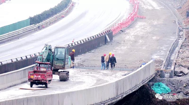 叙威高速公路建设进入最后冲刺阶段,预计5月通车(图2) 叙威高速公路建设进入最后冲刺阶段,预计5月通车(图2)