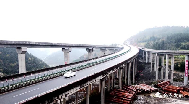 叙威高速公路建设进入最后冲刺阶段,预计5月通车(图3) 叙威高速公路建设进入最后冲刺阶段,预计5月通车(图3)