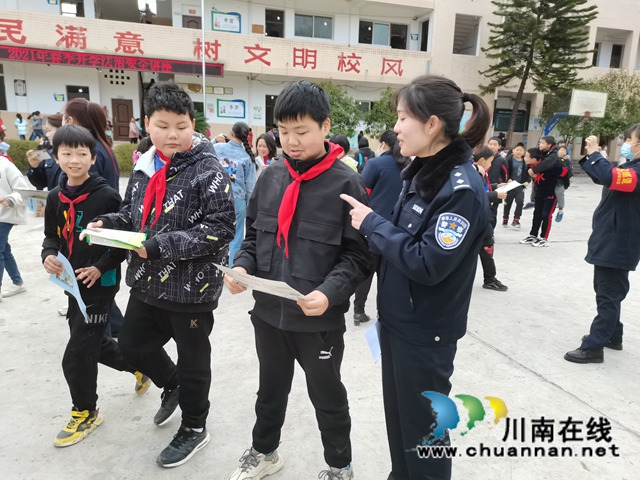 内江经开区靖民镇:禁毒宣传进校园，让青春不“毒”行(图2)