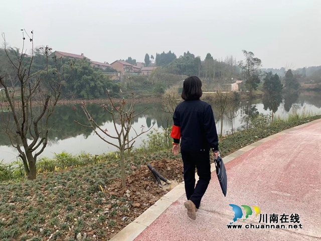 内江经开区凉风社区：开展寻河活动，守护一方碧水绿岸(图1)