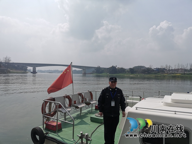 泸县开展长江流域禁渔专项整治巡查行动(图2) 泸县开展长江流域禁渔专项整治巡查行动(图2)