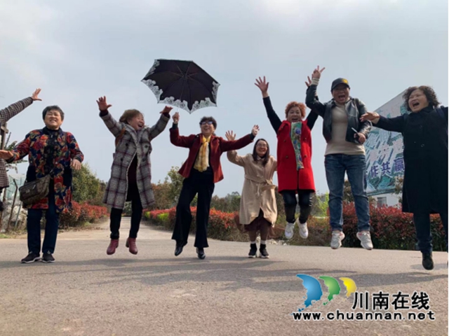 龙马潭区小市街道开展“拥抱健康 徒步踏青”活动(图1)