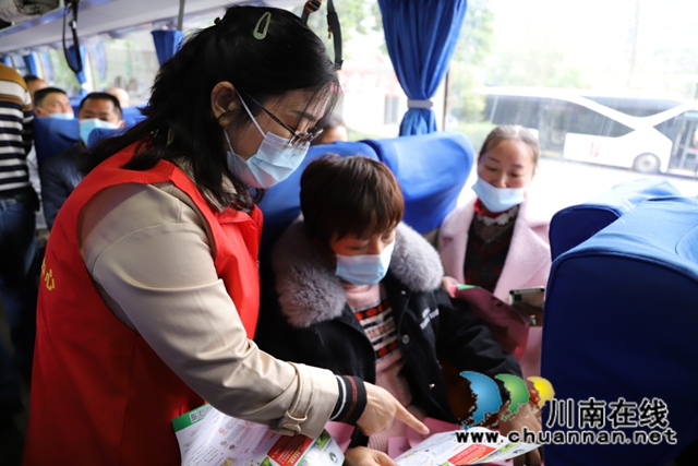 泸县农民工服务中心常态化开展农民工禁毒宣传(图2) 泸县农民工服务中心常态化开展农民工禁毒宣传(图2)