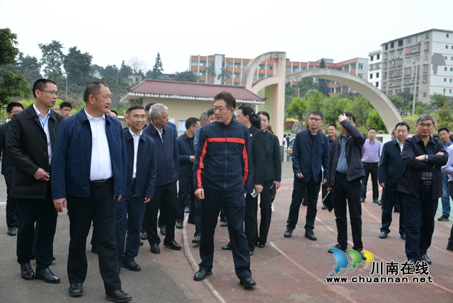 杨林兴到合江县荔江镇中心校调研教育工作(图2)