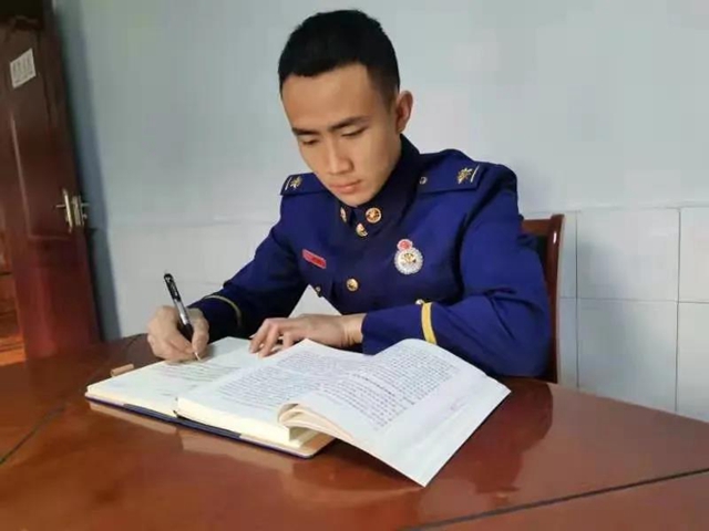 “泸州道德模范”评选!请为消防员王贵川投上一票!(图8) “泸州道德模范”评选!请为消防员王贵川投上一票!(图8)