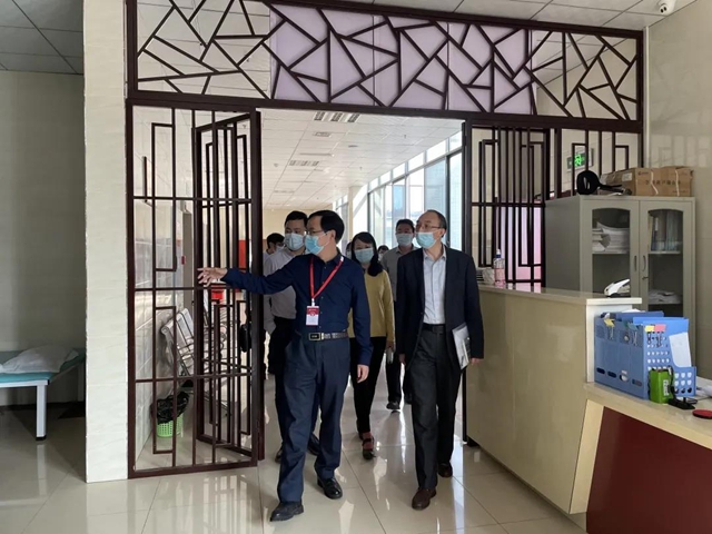 泸州市医保局调研合江县中医医院医保工作(图4) 泸州市医保局调研合江县中医医院医保工作(图4)