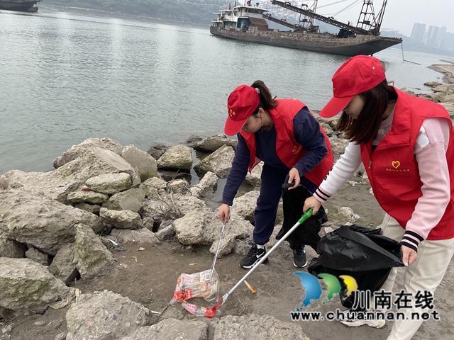 龙马潭区罗汉街道：保护长江生态环境，持续做好河道巡逻(图1)