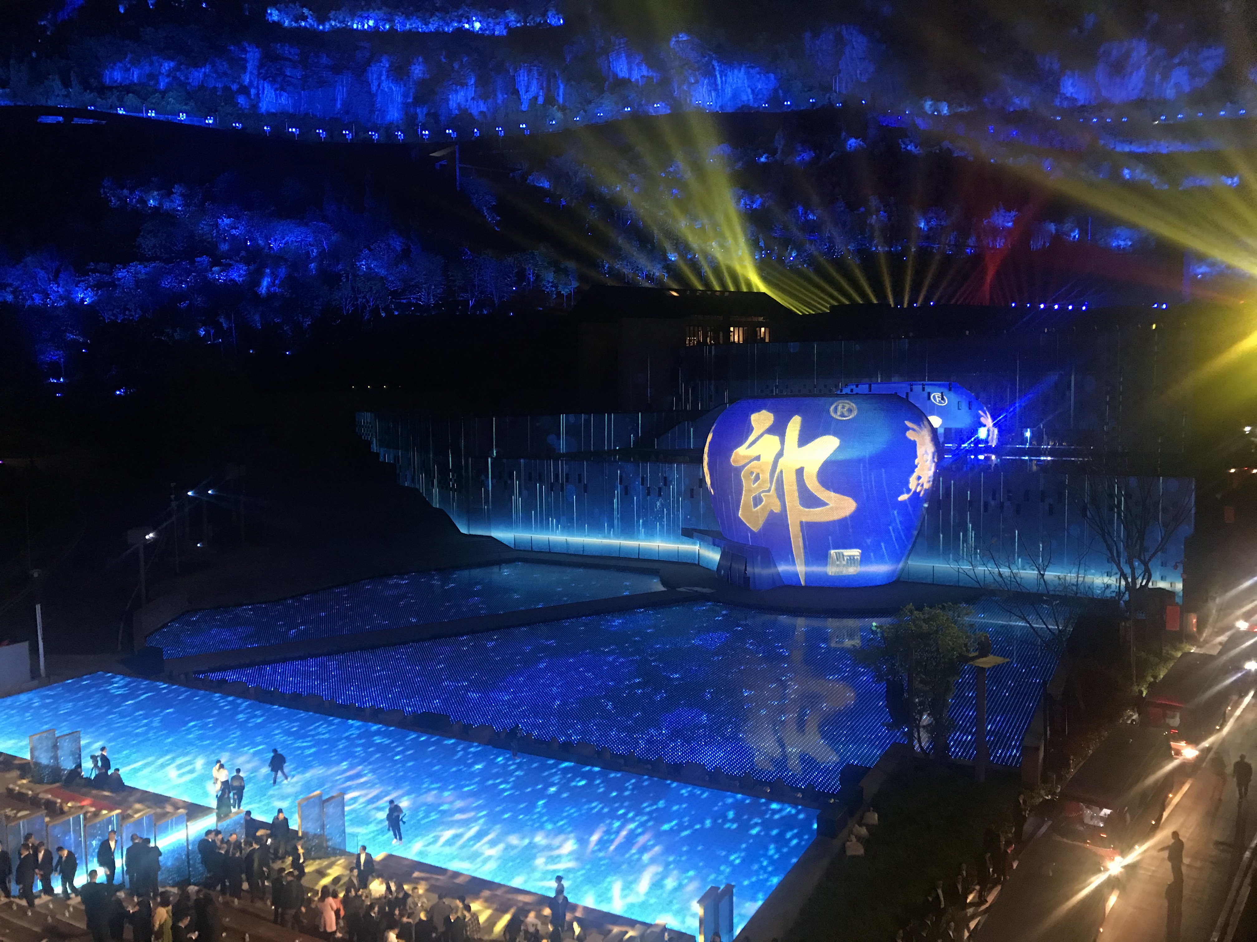 郎酒青花郎战略升级定位：赤水河左岸庄园酱酒