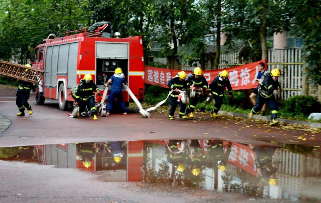 练兵备战谋打赢 泸州市江阳消防专职比武对抗集训队火热开训(图5)