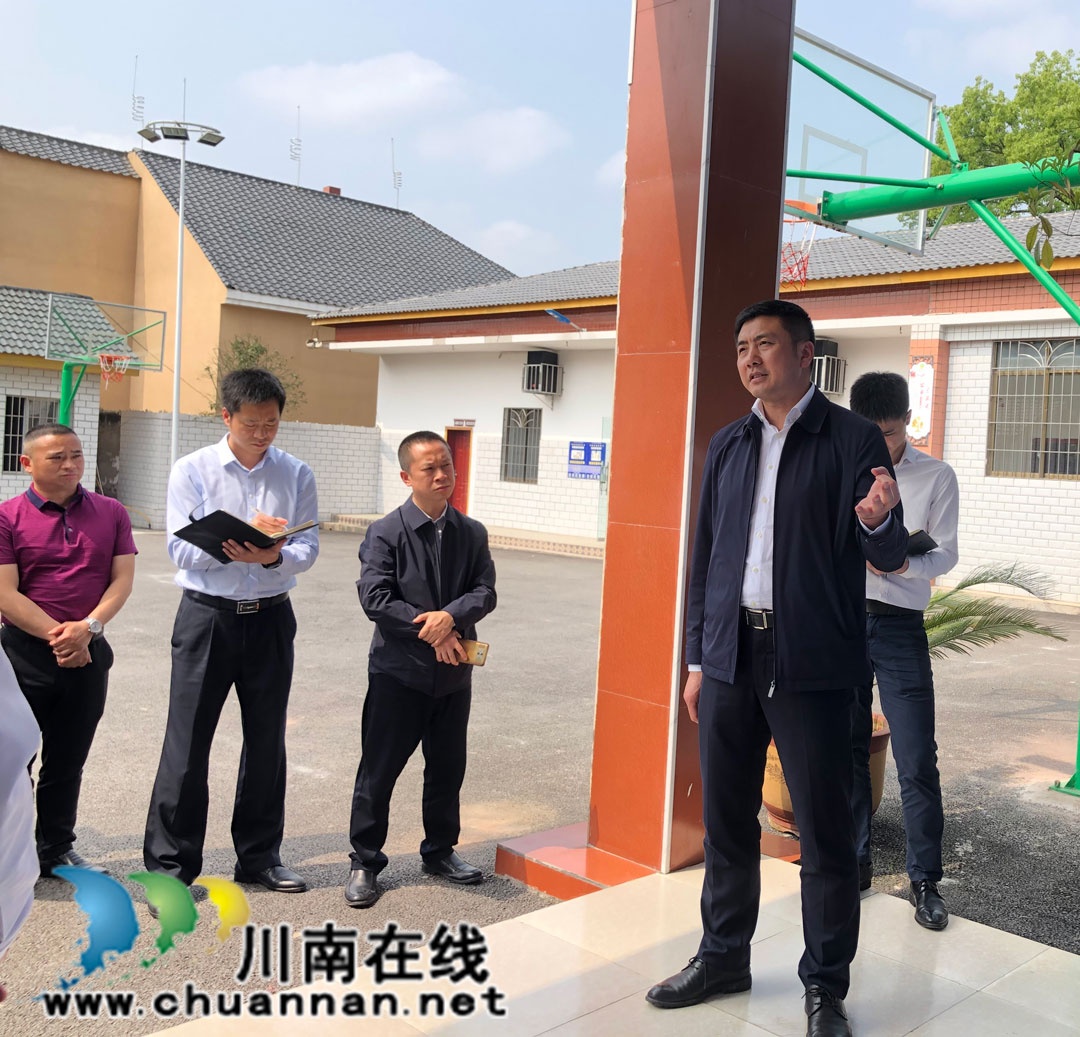 泸州市泸县县委书记肖刚率队调研百和镇(图1)