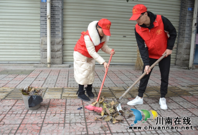环境整治，有你有我！川煤华荣能源威鑫煤业志愿者服务活动走进街道社区(图2)