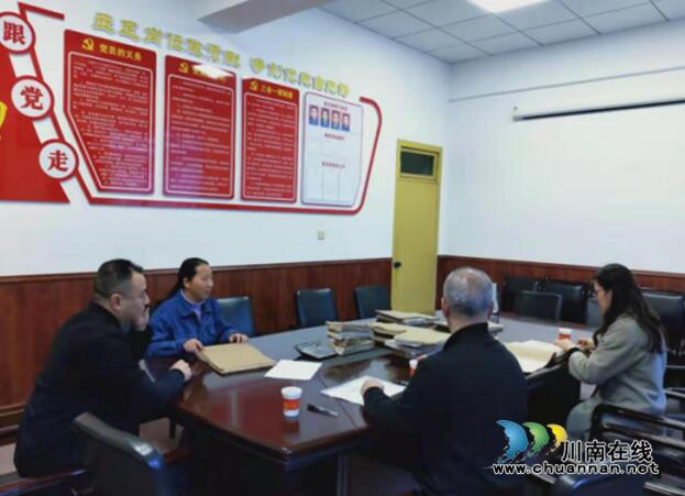 合江县社保局开展“送政策、送服务进企业”活动(图1) 合江县社保局开展“送政策、送服务进企业”活动(图1)