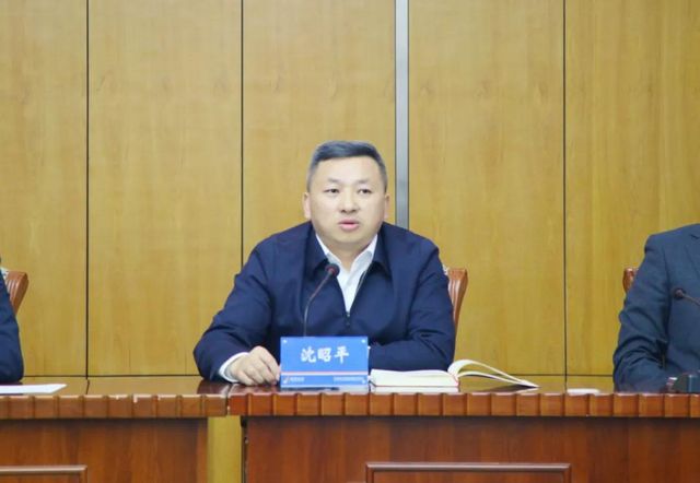 泸州市运管局召开职工大会,宣布主要领导工作调整决定(图2) 泸州市运管局召开职工大会,宣布主要领导工作调整决定(图2)