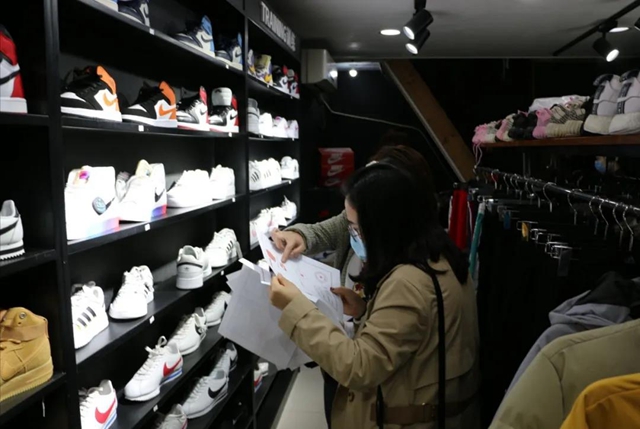 泸州:给力3.15!打假治劣护权益进行时(图10) 泸州:给力3.15!打假治劣护权益进行时(图10)