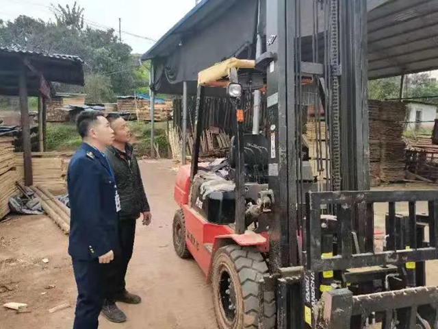 泸州:给力3.15!打假治劣护权益进行时(图11) 泸州:给力3.15!打假治劣护权益进行时(图11)