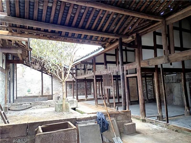 内江市市中区龙门镇是一座千年古镇， 距内江城区约30公里。  一度时期，龙门镇改名为沱江乡， 2015年再次改回原来的地名。 “龙门镇”这名称显然更有古老的味道 听起来也更觉有传奇、有故事。  图片 (图7)