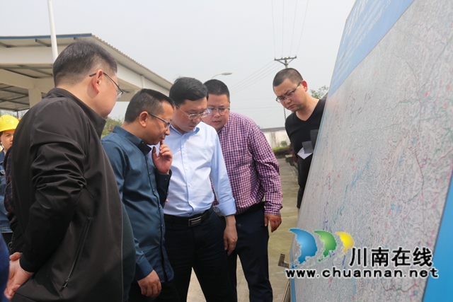 郑尚贵率队督导泸县大鹿溪流域河长制工作(图1)