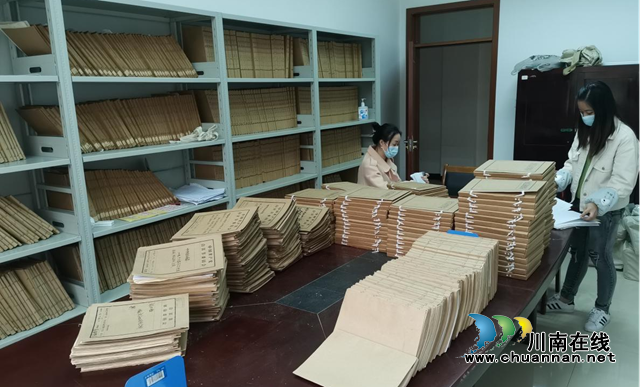 合江县档案馆档案接收工作迎来开门红(图1)
