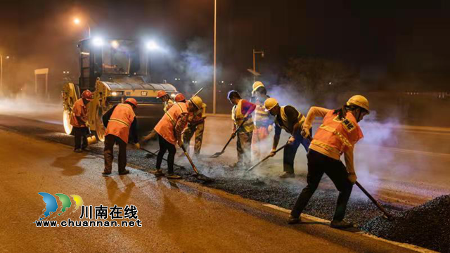 龙马潭区综合行政执法局:多点发力,提升城市环境助力酒博会(图1) 龙马潭区综合行政执法局:多点发力,提升城市环境助力酒博会(图1)