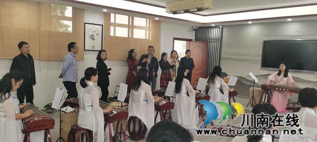 泸州市老年大学召开特邀媒体座谈会(图1) 泸州市老年大学召开特邀媒体座谈会(图1)