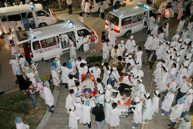 泸州首次!西南医大附院党团医疗志愿服务总队荣获全国最佳志愿服务组织(图10) 泸州首次!西南医大附院党团医疗志愿服务总队荣获全国最佳志愿服务组织(图10)