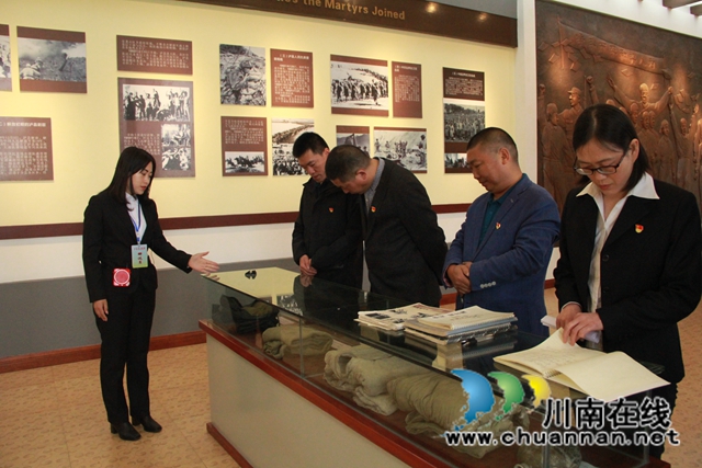 泸县残联开展“缅怀英勇先烈  弘扬革命精神”扫墓祭祀活动(图3)